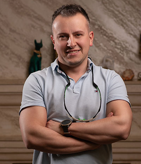 Ne mândrim cu Dr. Rostyslav Dzhurinskyi, medicul ucrainean care profesează în clinica noastră!